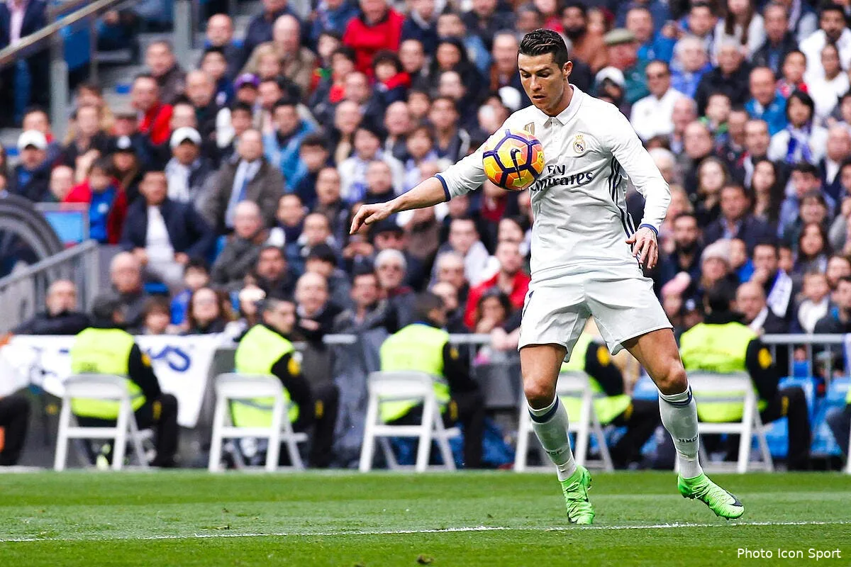 real madrid la place de cristiano ronaldo la reponse a 400 pions de zidane iconsport sfp 180217 89 06171492