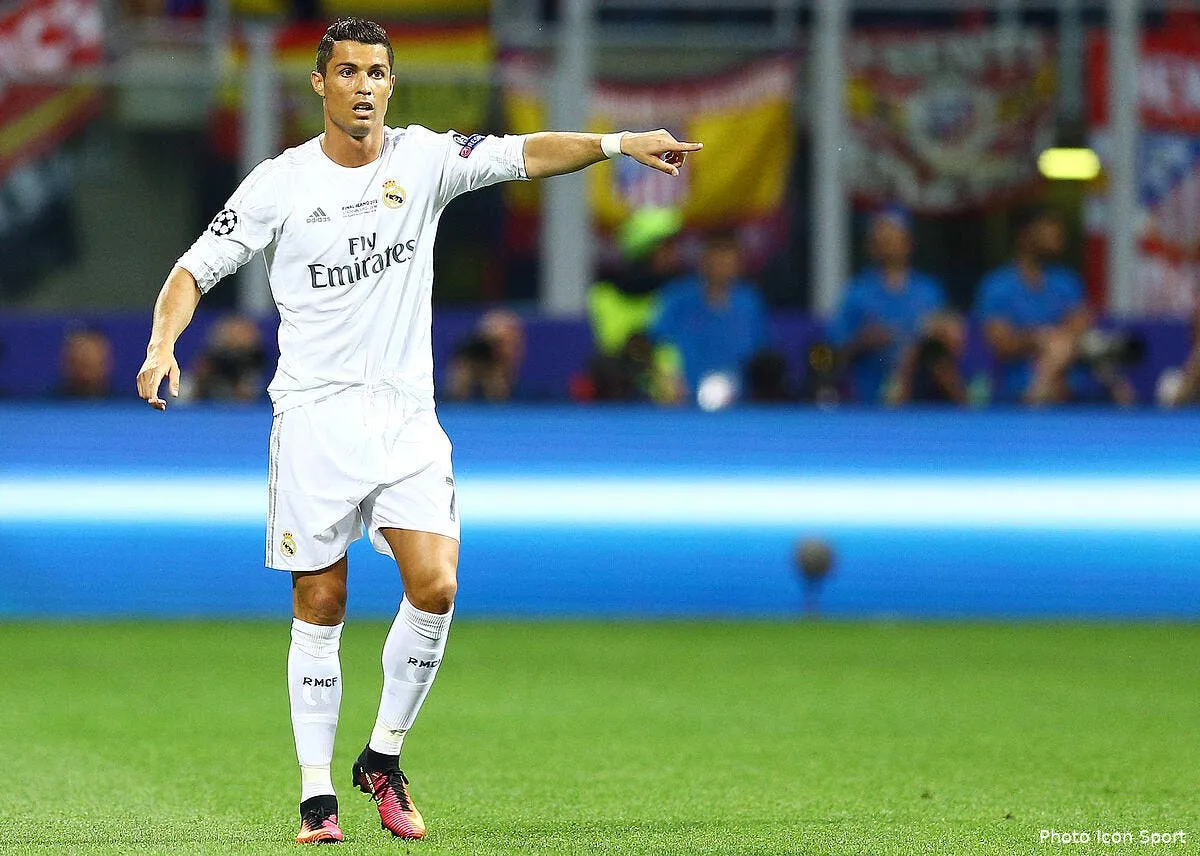 real madrid le geste tres classe de cristiano ronaldo apres la victoire en ldc iconsport bpi 280516 04 14144800
