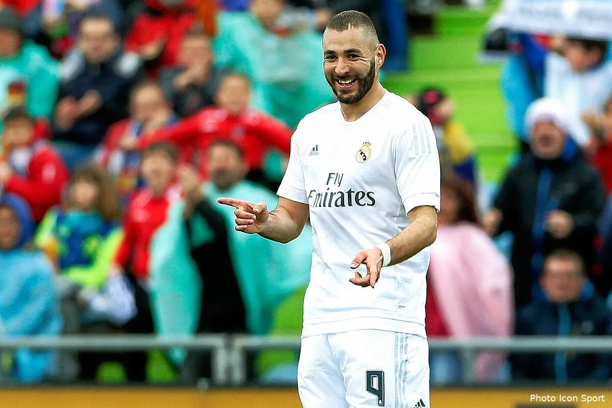 real madrid zidane fan numero 1 de benzema iconsport mar 160416 01 25154608