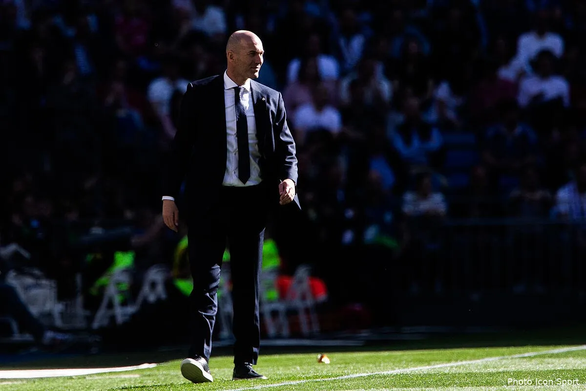 real prudent avec mbappe zidane joue cartes sur table pour pogba zidane 30249071