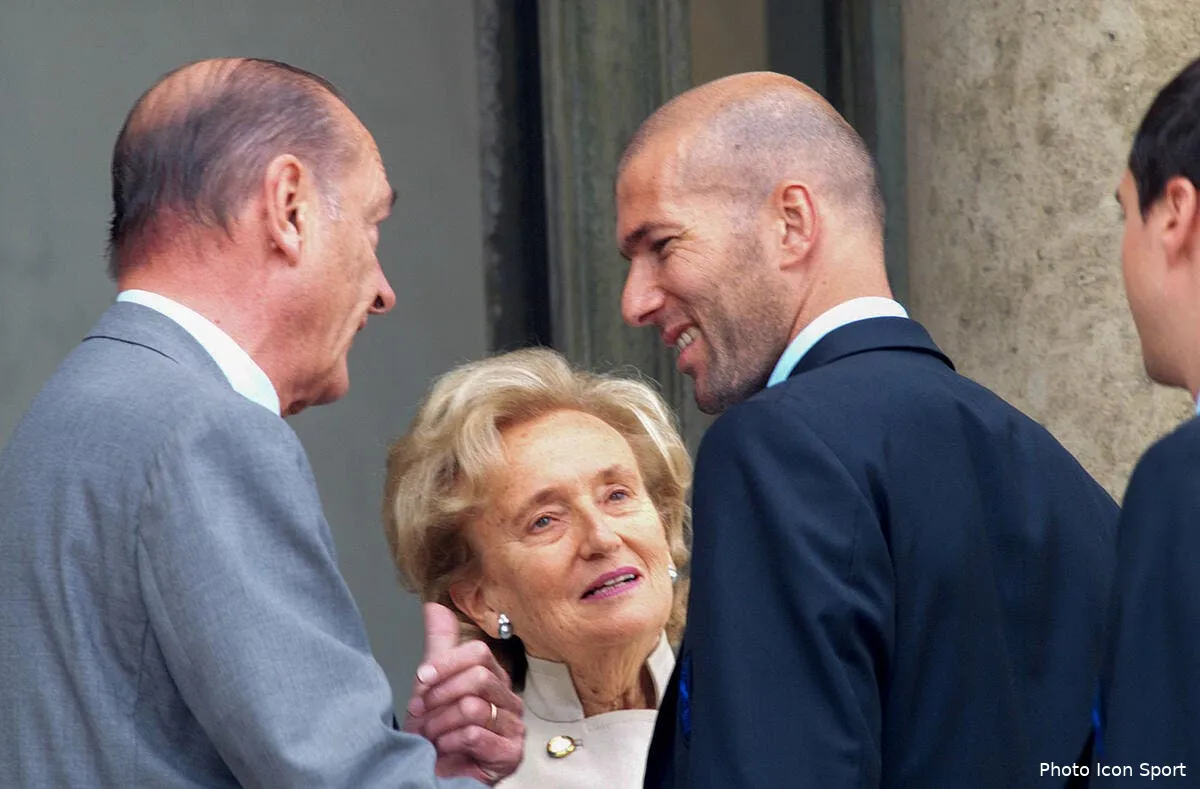 real zidane a une pensee pour le president et l ami jacques chirac zidane chirac265655
