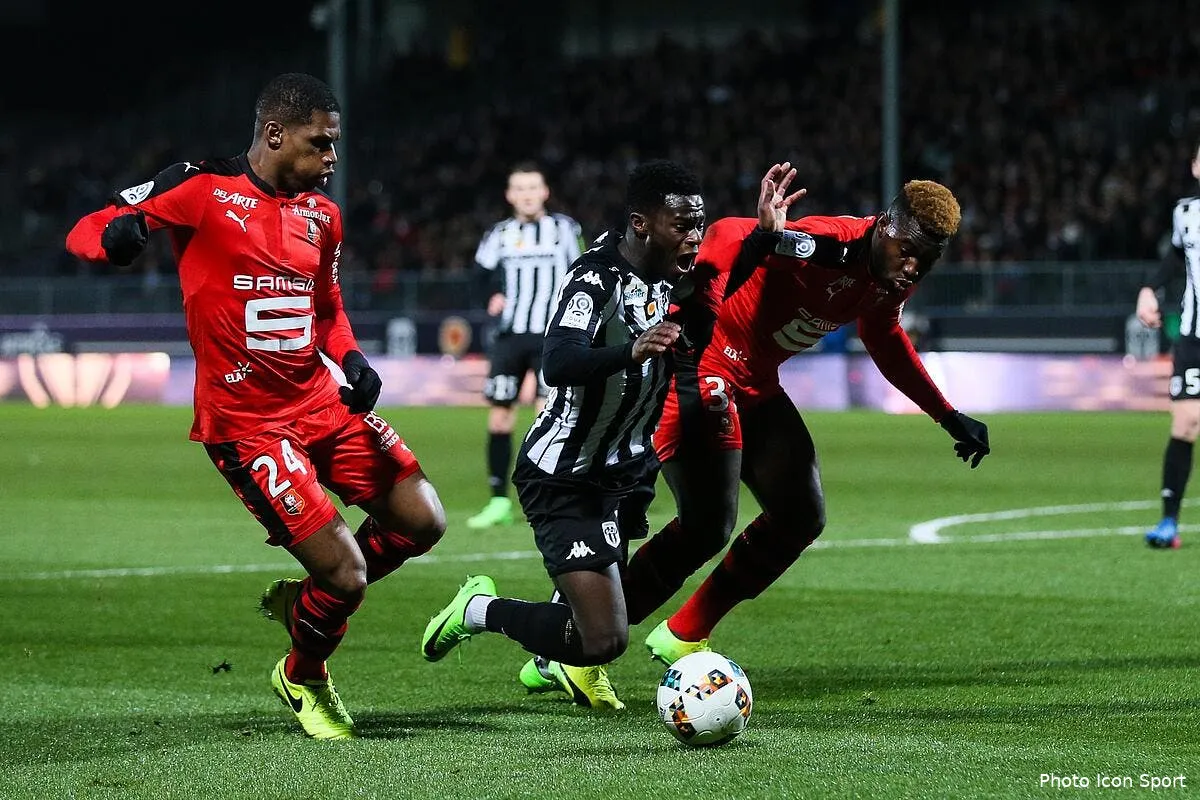 rennes gourcuff a failli s endormir sur le banc iconsport vmi 080217 01 11170194