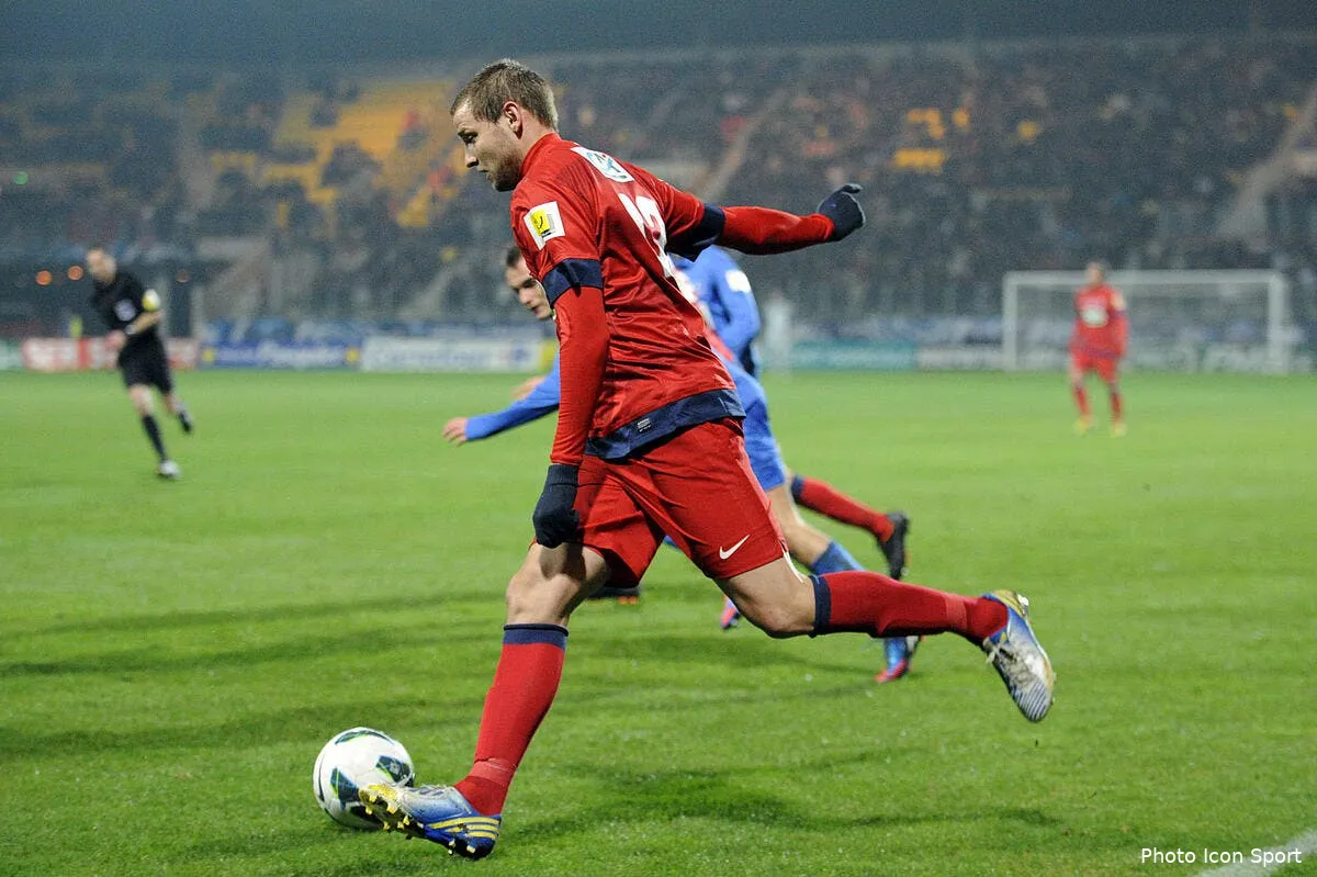 rennes offre un porte de sortie a bodmer iconsport noe 060113 05 8747177