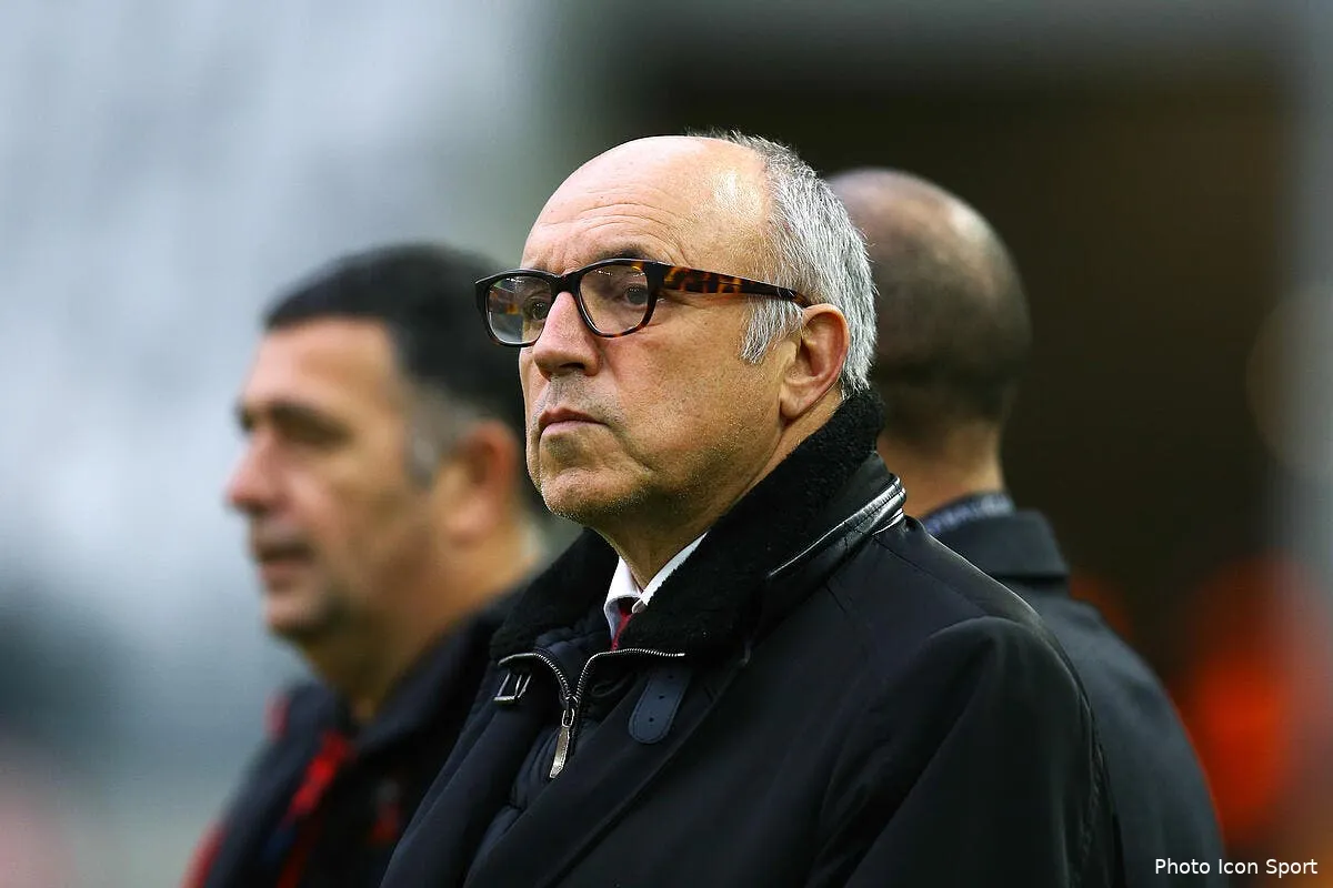 rennes ruello pete un cable et menace ses joueurs ruello 1156676