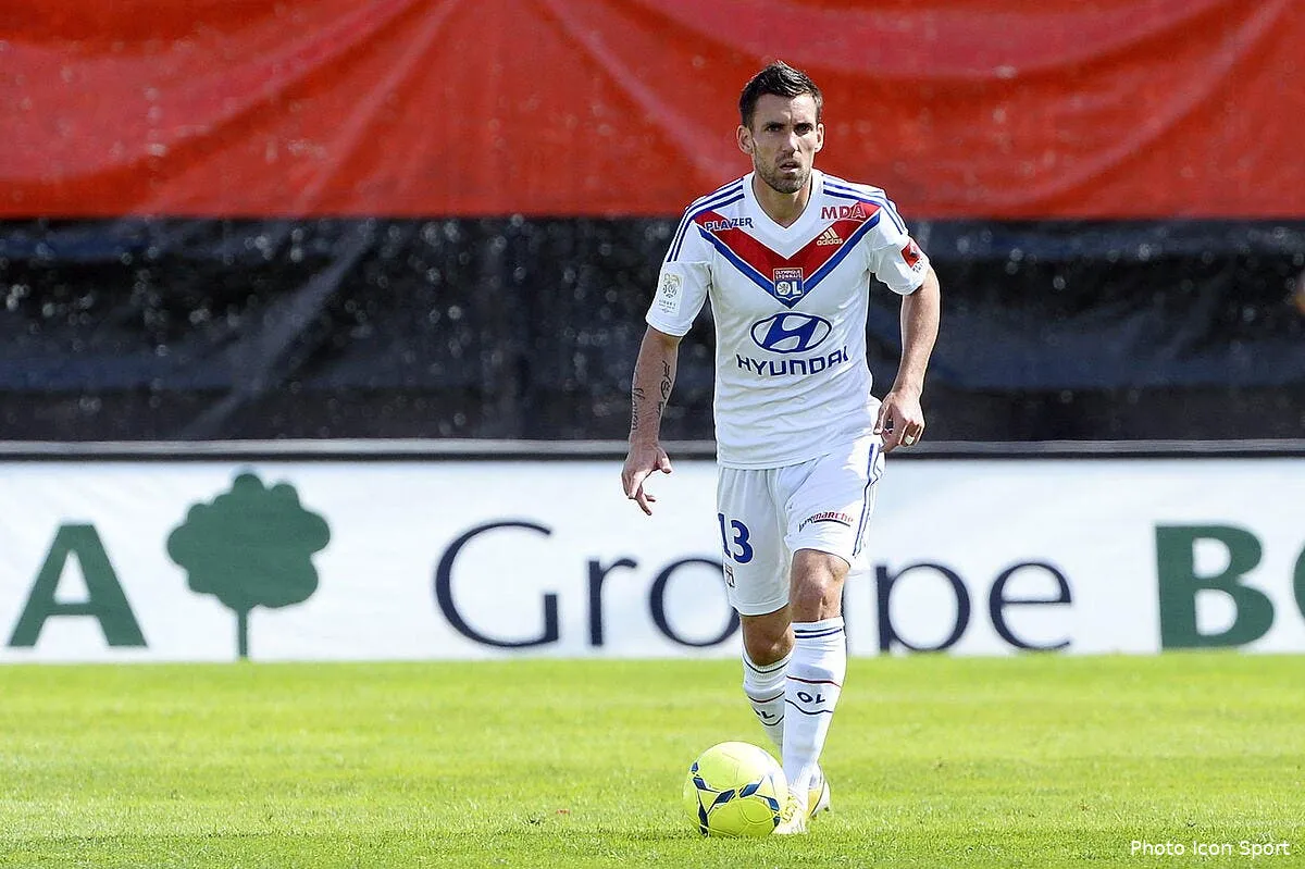 reveillere 400 matches a l ol et au revoir gerland iconsport por 190513 05 2458021