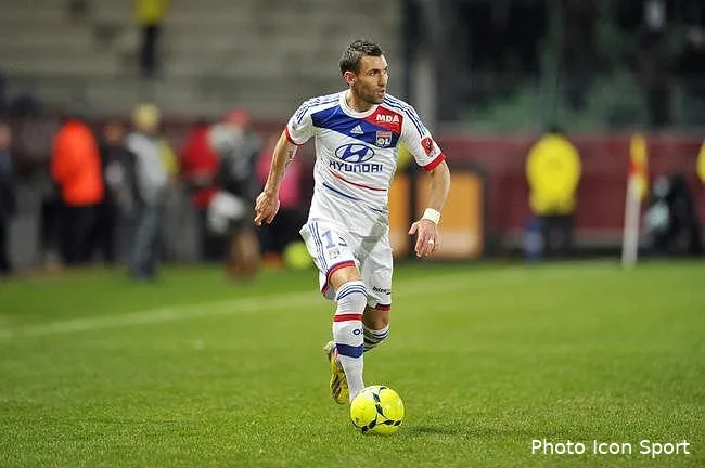 reveillere n a jamais menti et triche avec l ol et son coach aucun probleme avec reveillere a l ol previent garde iconsport noe 120113 06 06 5676557639