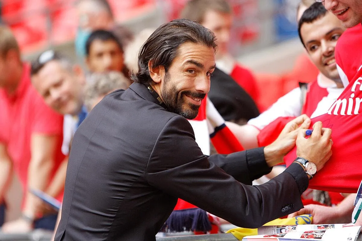 robert pires retourne s entrainer a arsenal iconsport cam 170514 08 07100203