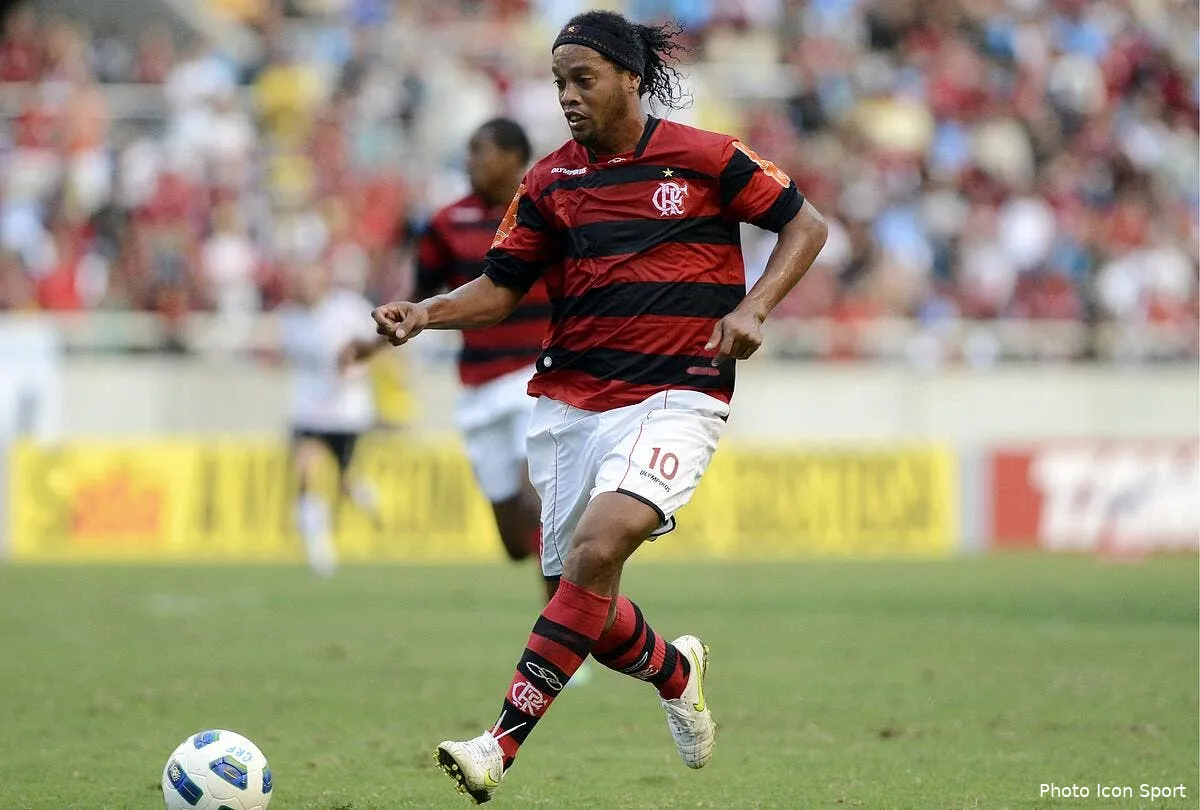 ronaldinho claque la porte de flamengo iconsport ppg 050611 42 4335698