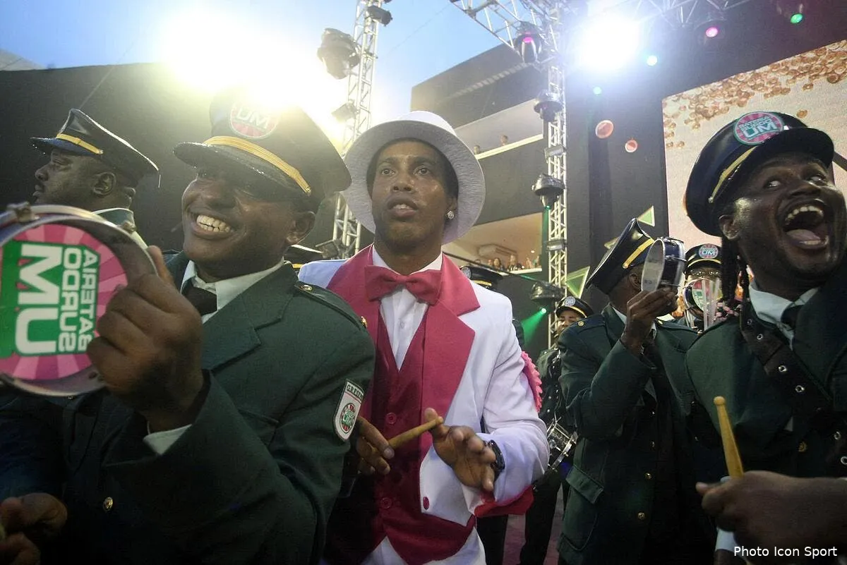 ronaldinho iconsport fol 060311 14 15131297