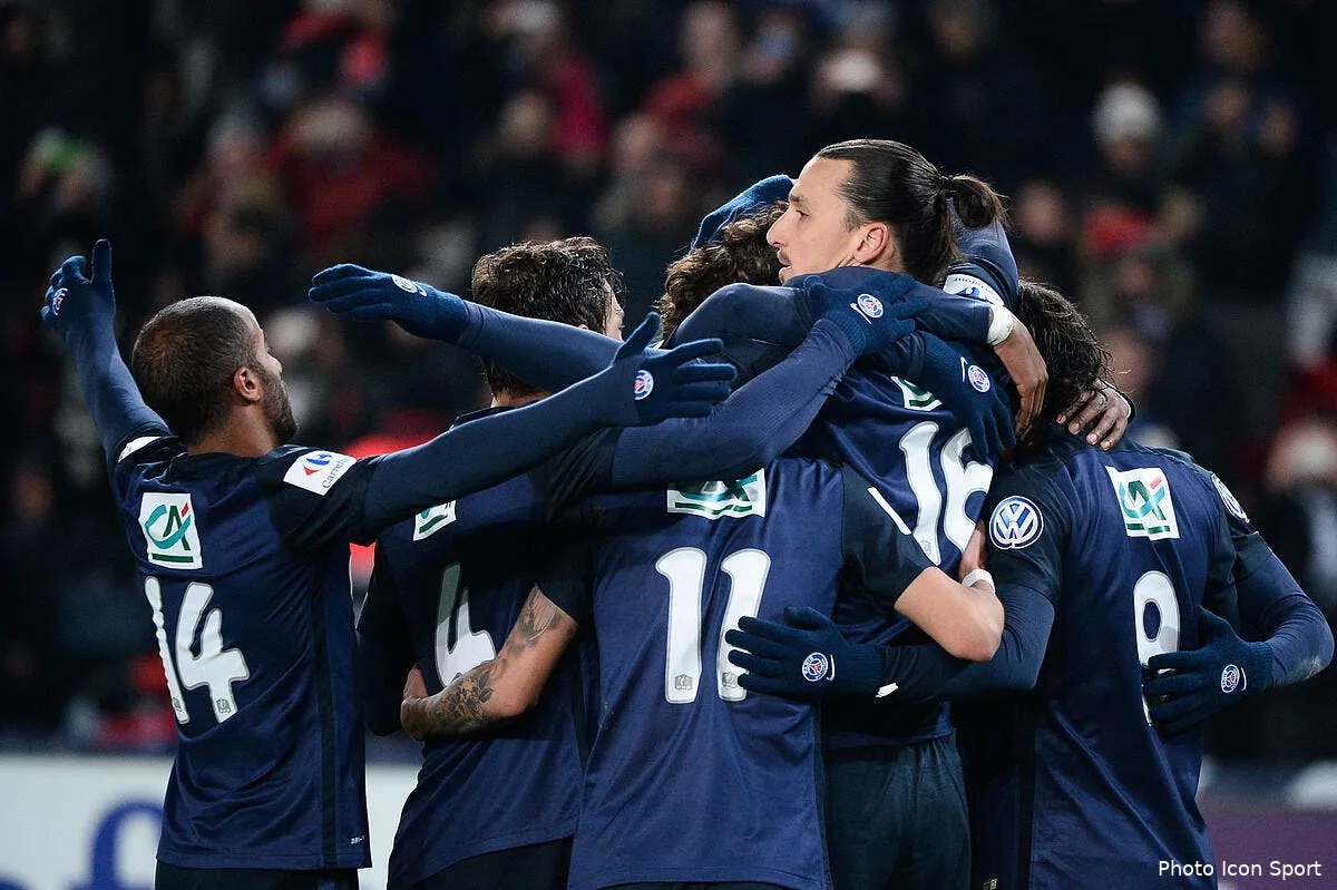 rothen effare par les sifflets des supporters du psg iconsport nlg 190116 17 240131103