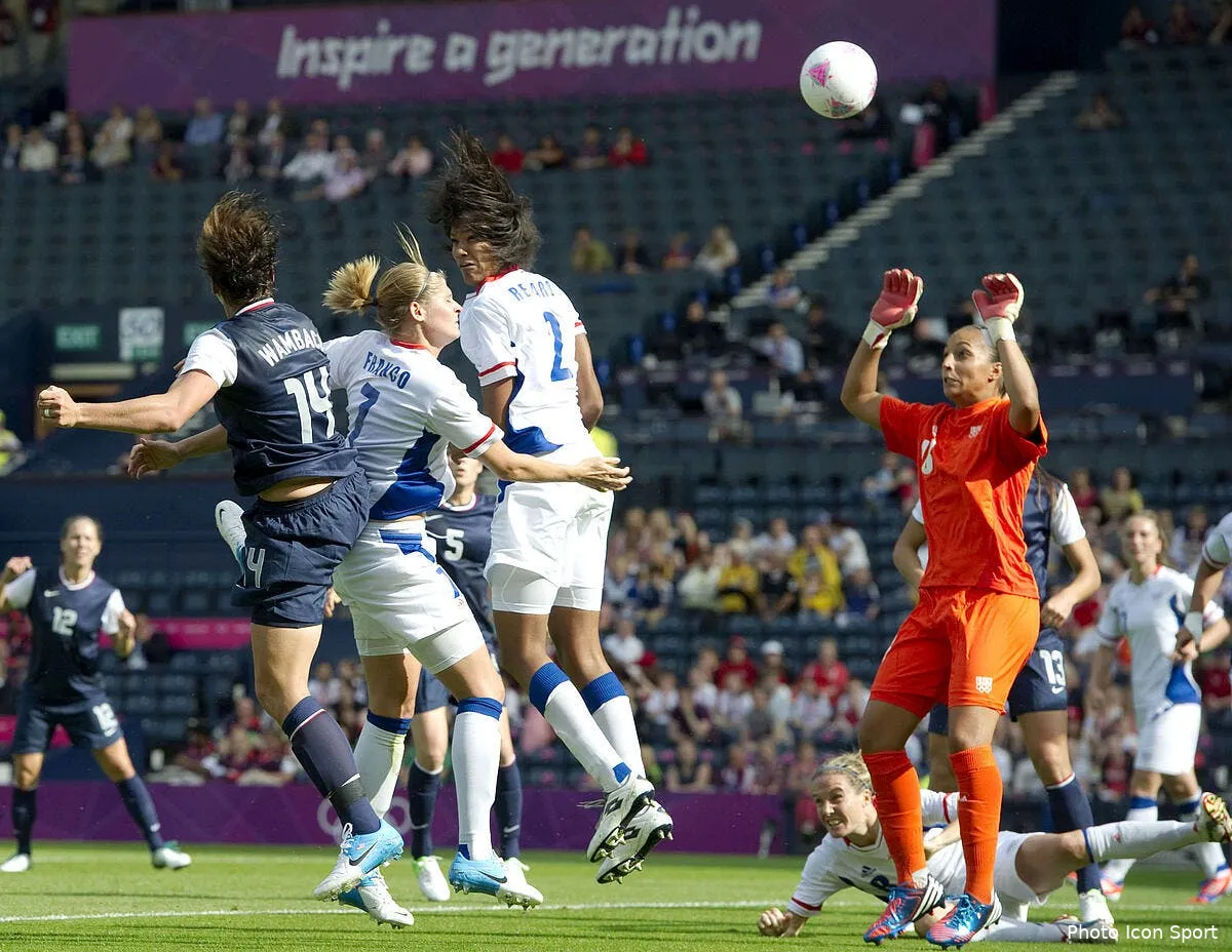 rude retour sur terre pour les bleues iconsport sns 250712 01 02 137763