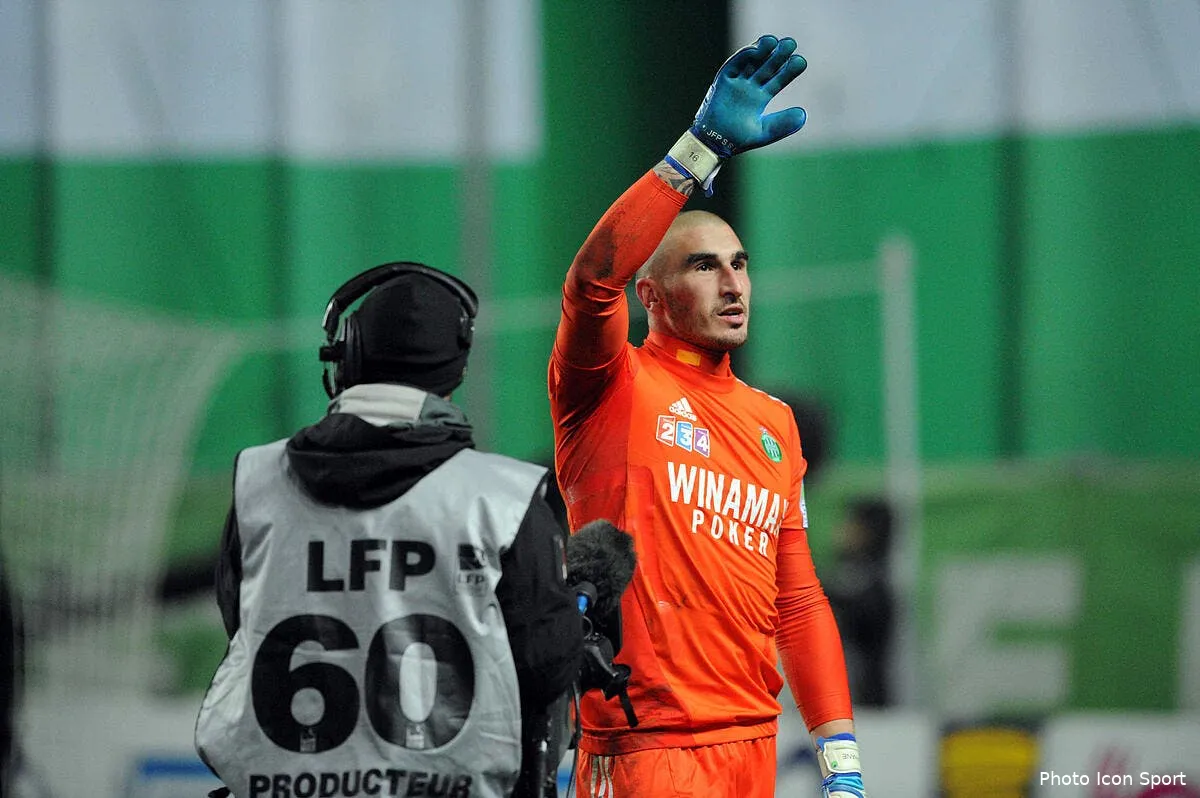 ruffier part a la chasse au lloris iconsport jpt 271112 88 12444805