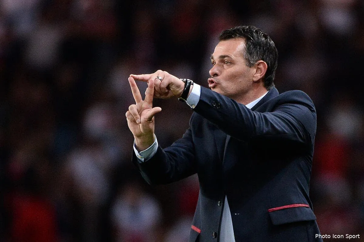 sagnol a deux matches pour sauver sa place a bordeaux iconsport nlg 110915 17 118 1124449