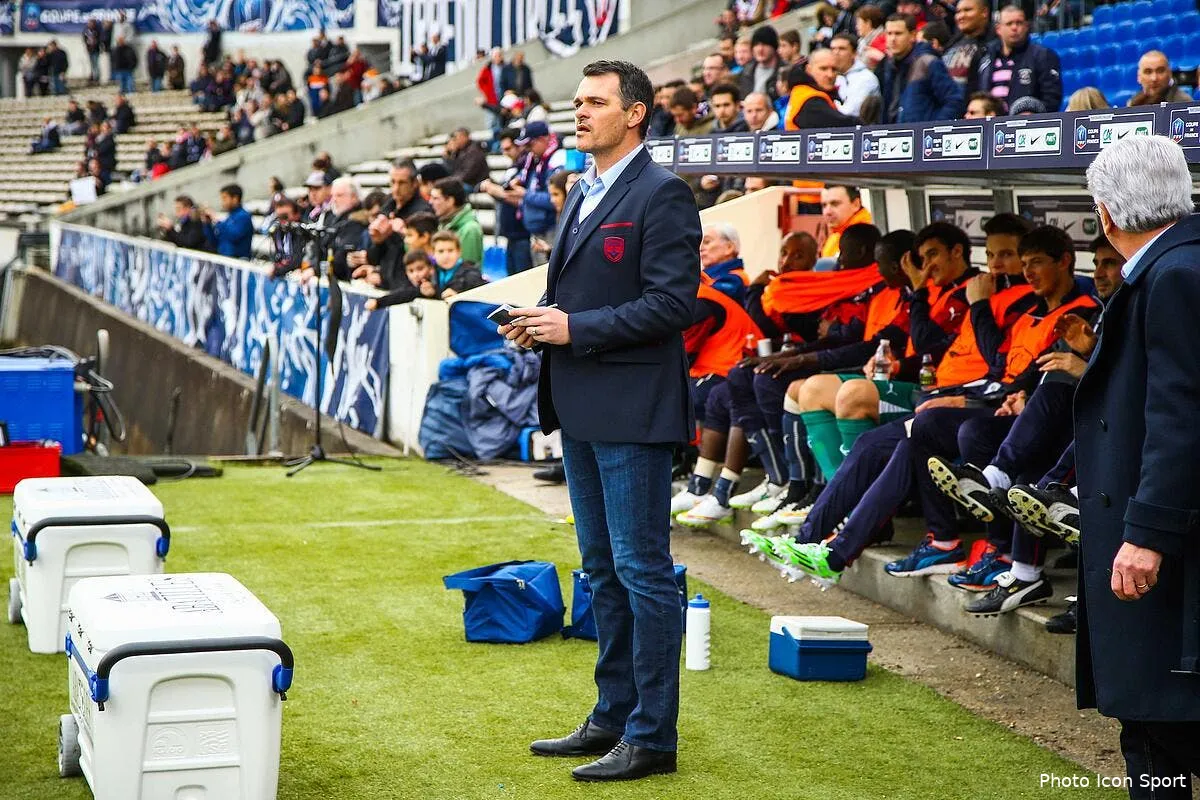 sagnol se fait mechamment tacler par pierre menes iconsport blo 040115 09 50101441