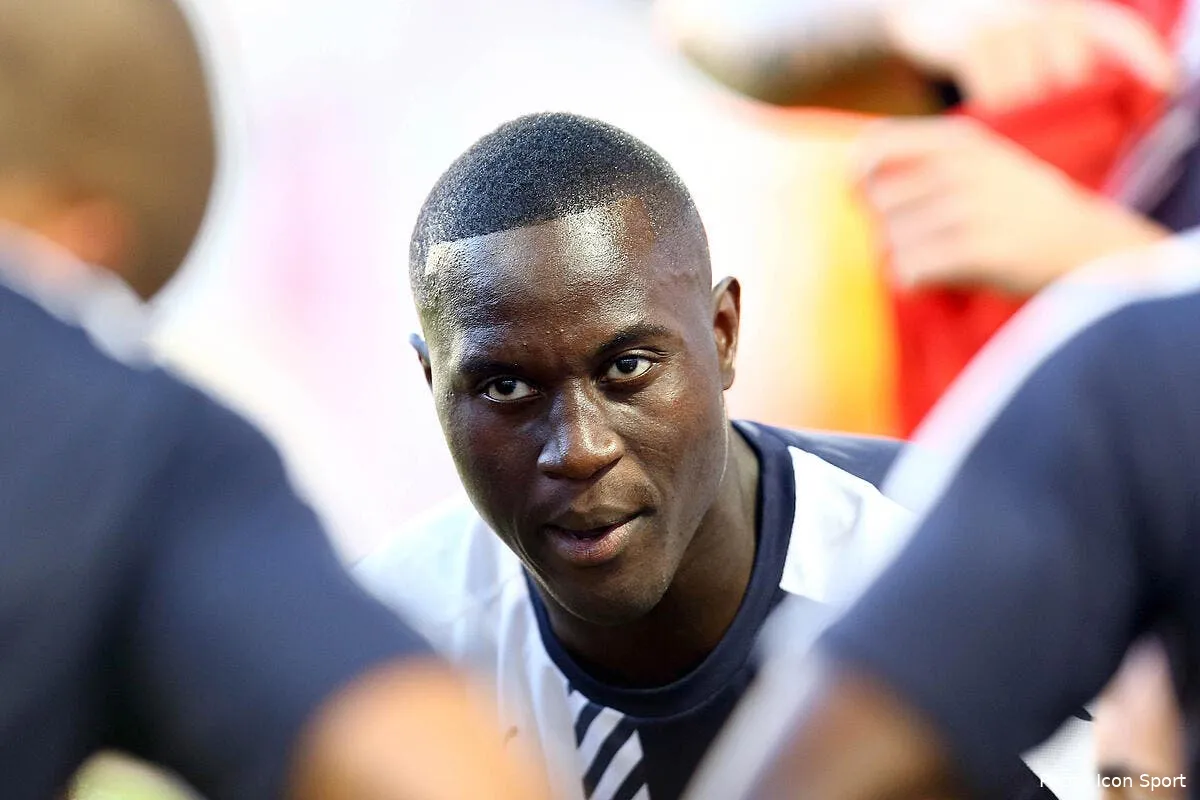 saivet arrive dans un enorme club a newcastle iconsport blo 200815 31 51130367