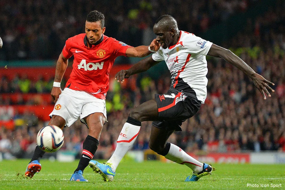 sakho se fait encenser par un concurrent a liverpool iconsport spi 250913 08 0467395