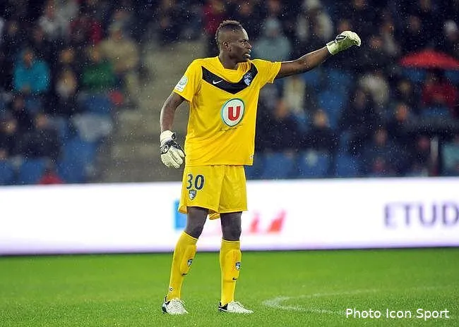 samba se sent deja comme a la maison a l om l om va s offrir un mandanda bis avec samba iconsport per 120712 11 15 4657347329