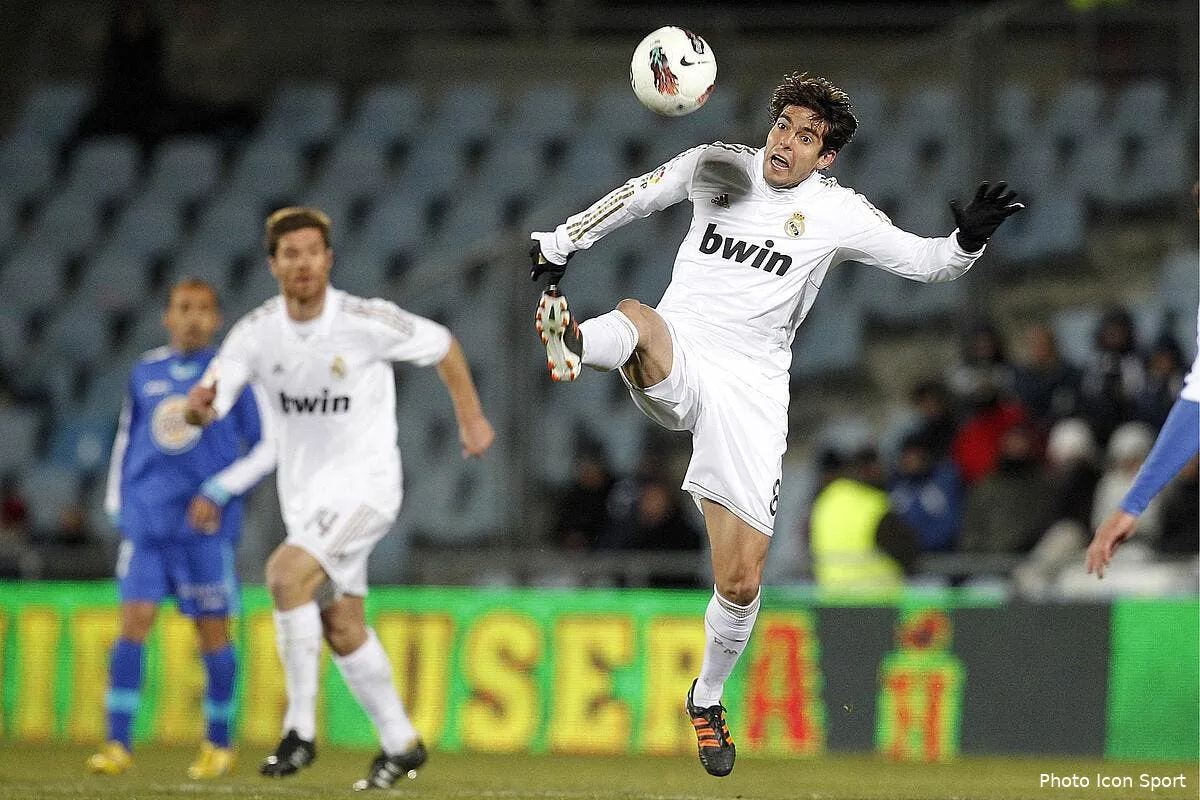 sao paulo avoue ne pas peser lourd a cote du psg pour kaka iconsport alf 040212 01 3535736