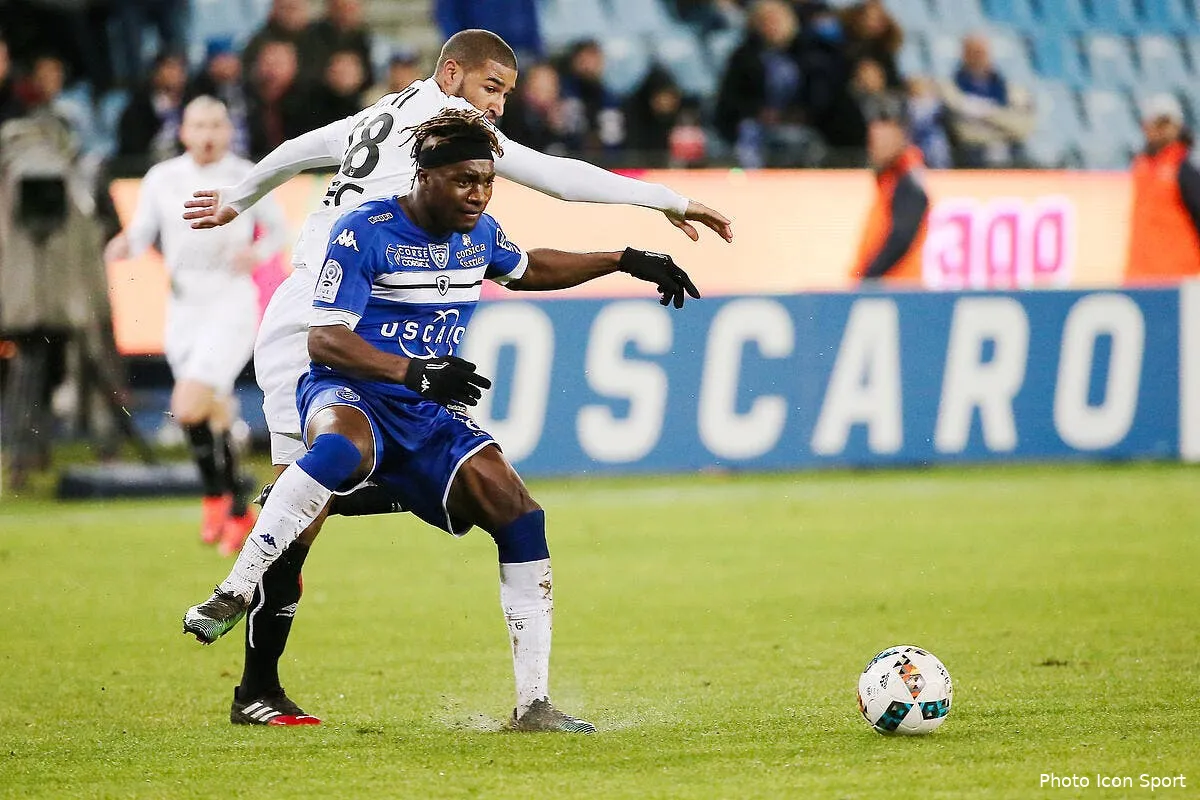 scb ce joueur de bastia qui se trouve un peu trop fort iconsport dum 280117 01 06170730