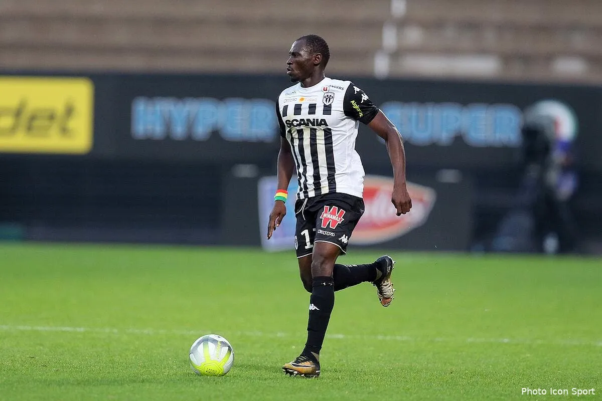 sco angers prete deux joueurs en l2 au mercato icon vmi 041117 90 57205151