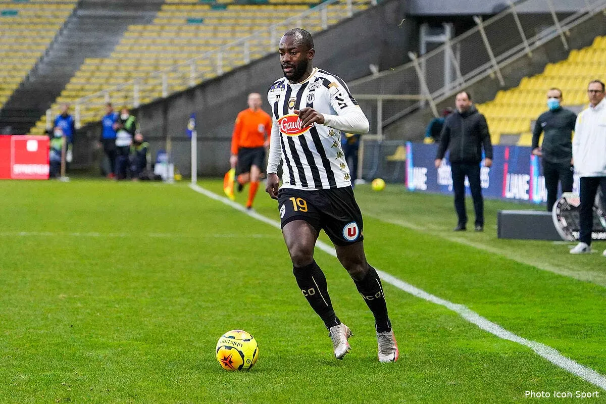 sco les wolves a l affut pour bahoken a 303039