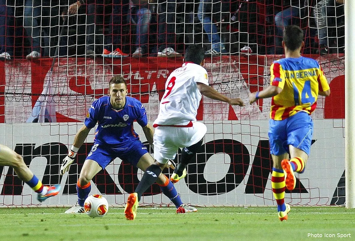 seville entrevoit la finale le benfica domine la juve iconsport mar 240414 05 2081559