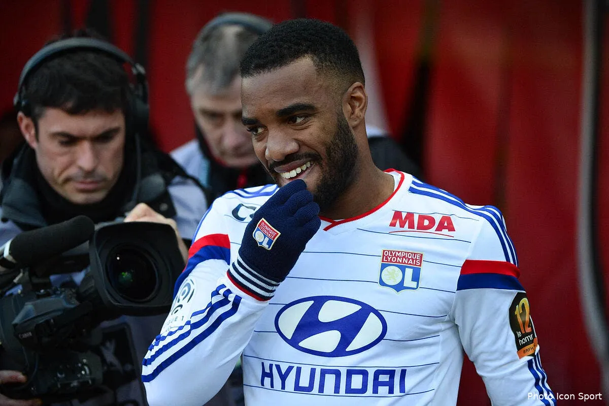 si le psg veut lacazette l ol sera sans pitie iconsport win 170115 08 24102131