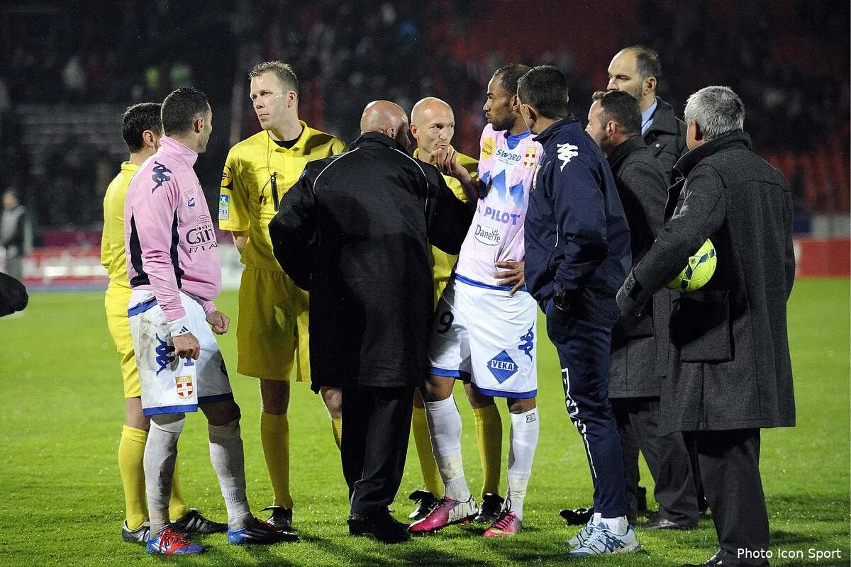 sirigu et khlifa expulses apres la rencontre iconsport noe 280413 21 0155787