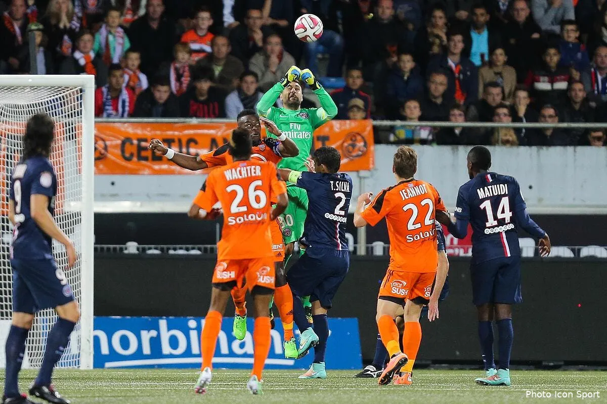 sirigu n est pas un tocard dans les but du psg iconsport vmi 011114 08 7197981