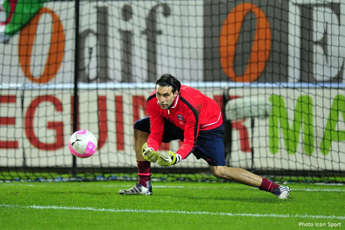 sirigu se fait tailler par courbis iconsport noe 280112 56 8431646