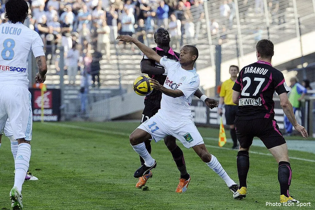 stephan essaye de la faire passer la pilule toulousaine 70033 17950