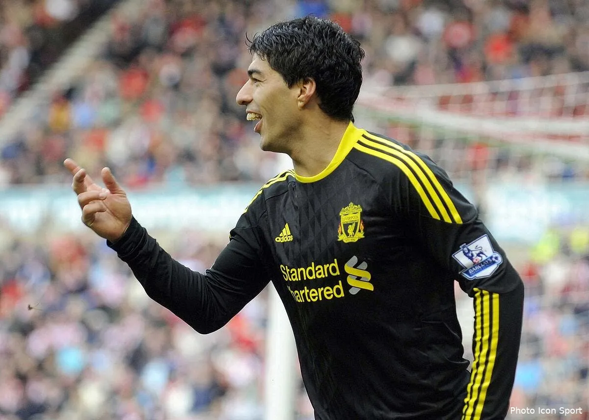 suarez revient sur son embrouille avec evra iconsport spi200311 01 0326995
