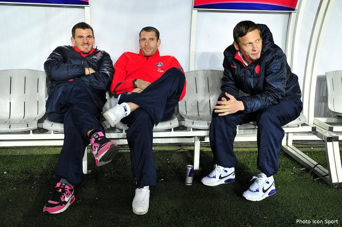 sylvain armand digere mal sa place sur le banc du psg iconsport noe 190212 68 7732635