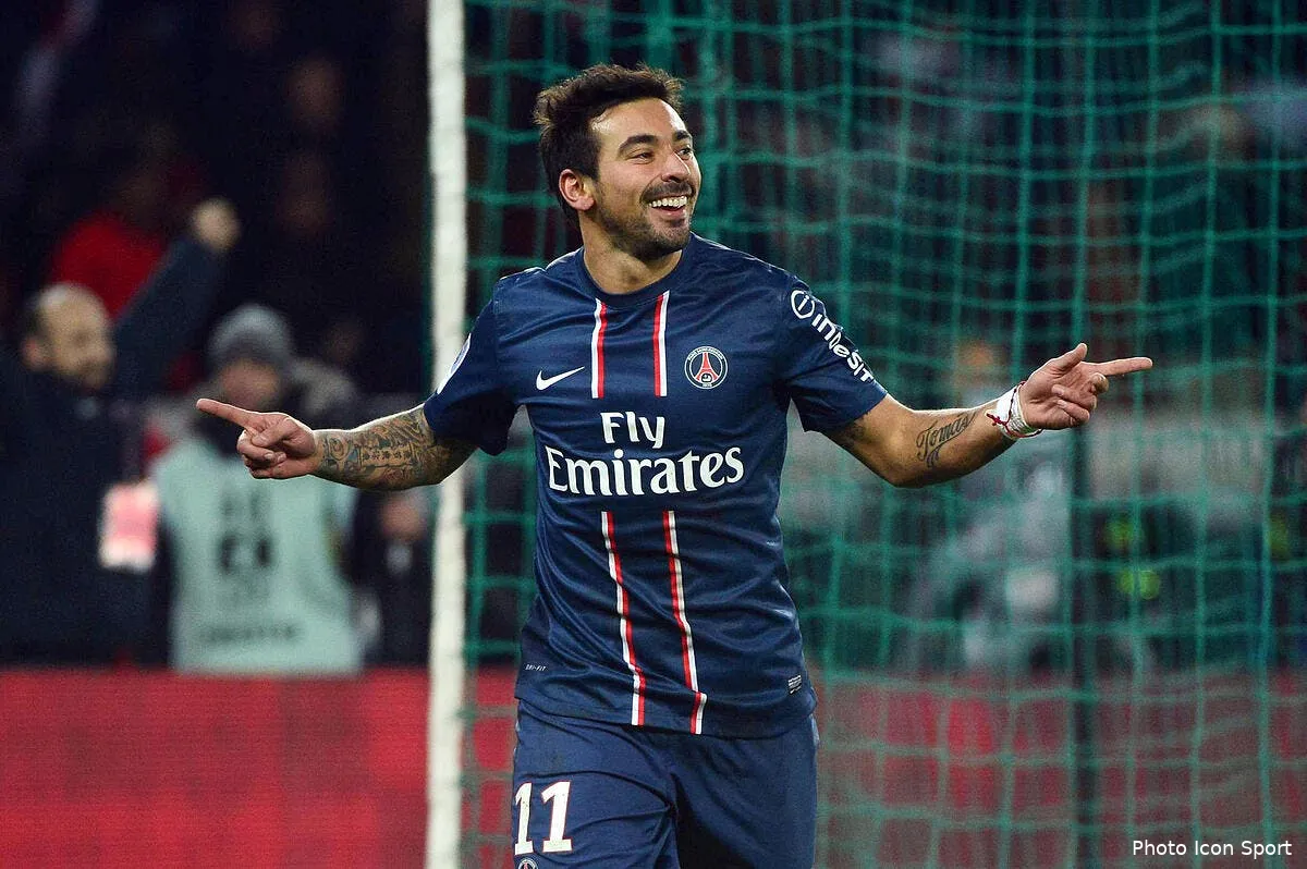tant qu il joue bien lavezzi se donne le droit d aller en boite iconsport win 080213 303 5250801