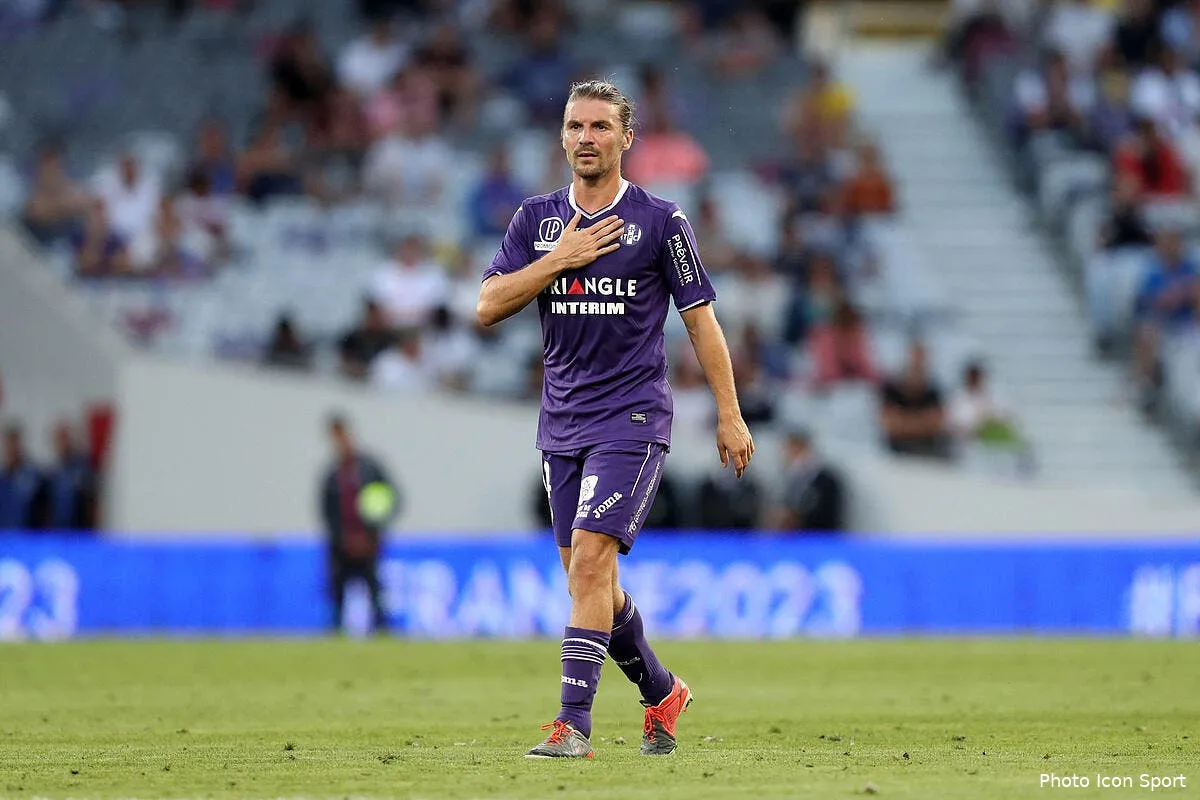 tfc c est le bon moment pour taper l om pense cahuzac cahuzac 3212411