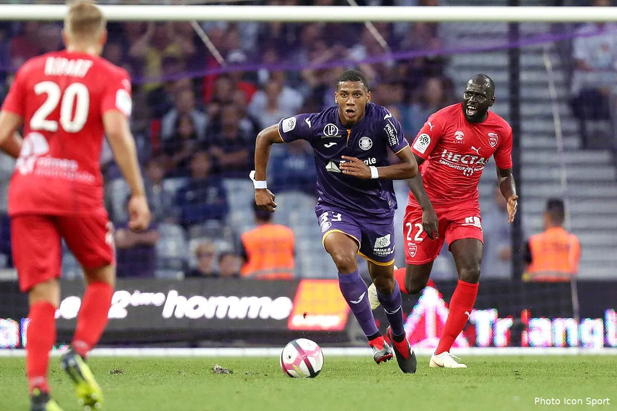 tfc cible par l ol il se retrouve au placard todibo235645