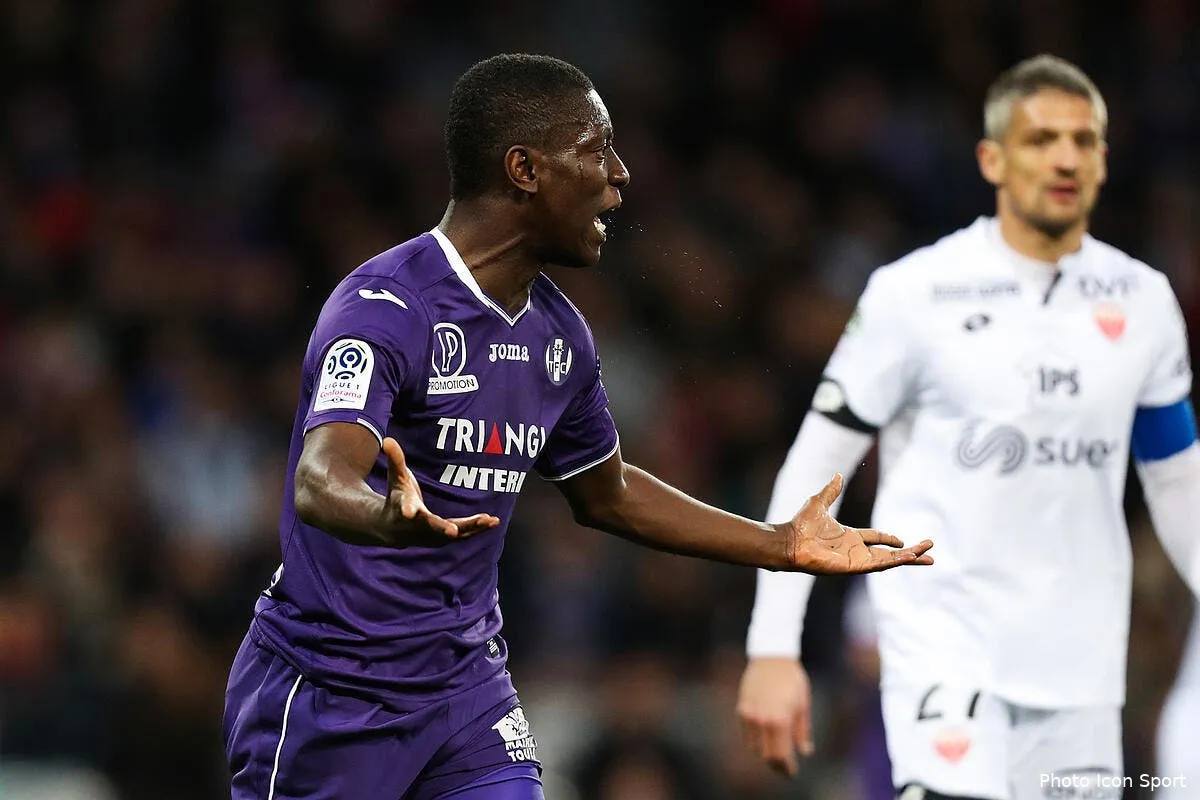 tfc la rolex de gradel volee par un coequipier toulouse intervient gradel 8217609