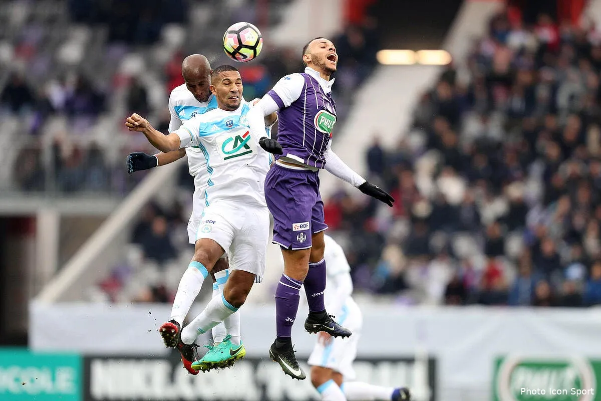 tfc om 1 2 ap iconsport blo 080117 05 05166568