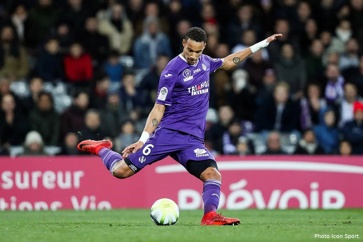 tfc southampton a les poches pleines et regarde a toulouse au mercato iconsport icon blo 201217 45 118204863