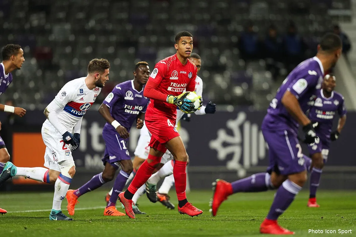 tfc toulouse accuse l arbitre d avoir bien aide lyon iconsport icon blo 201217 02 02204117