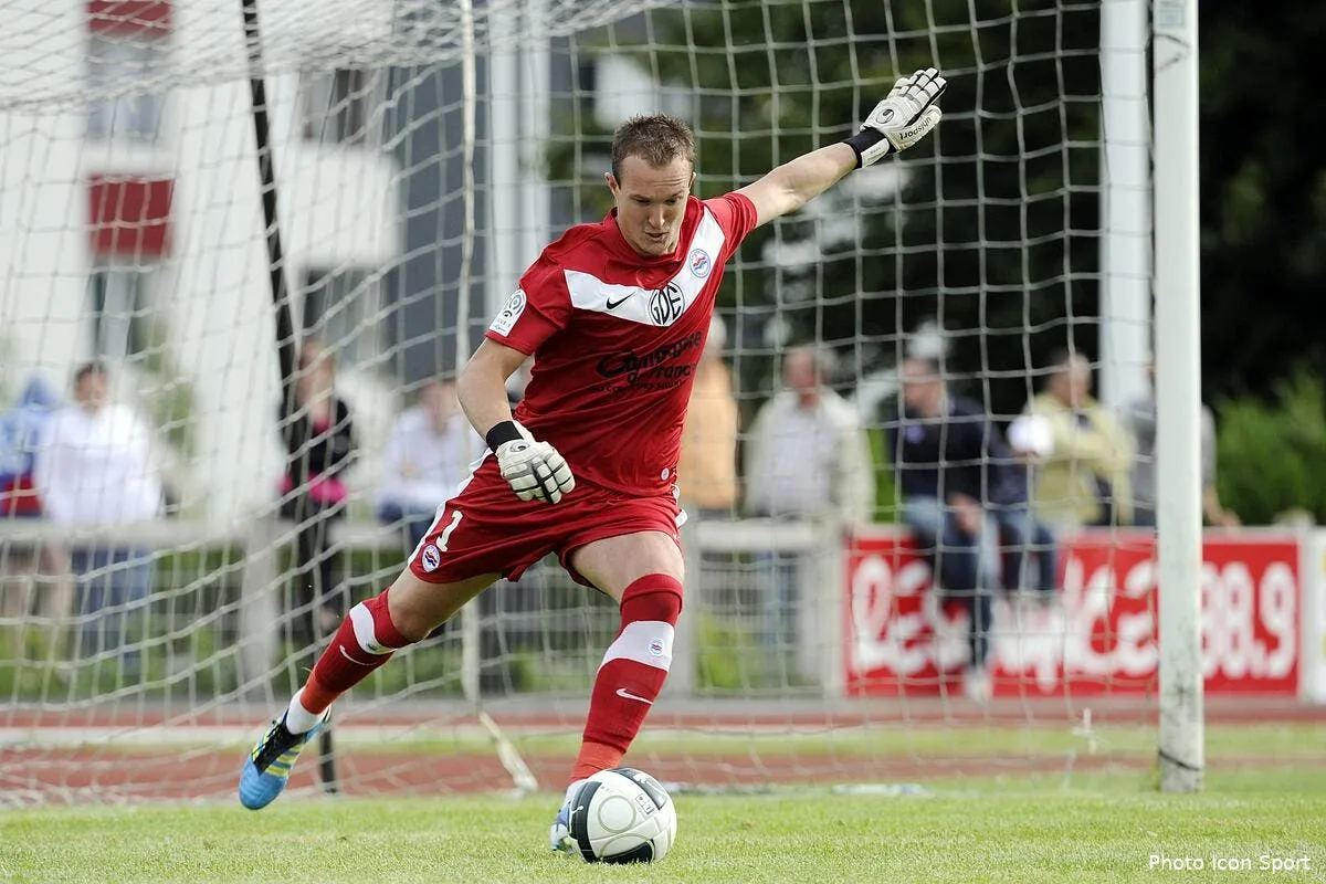 thebaux tente de faire avaler la pilule a caen iconsport gad 140711 01 0122575