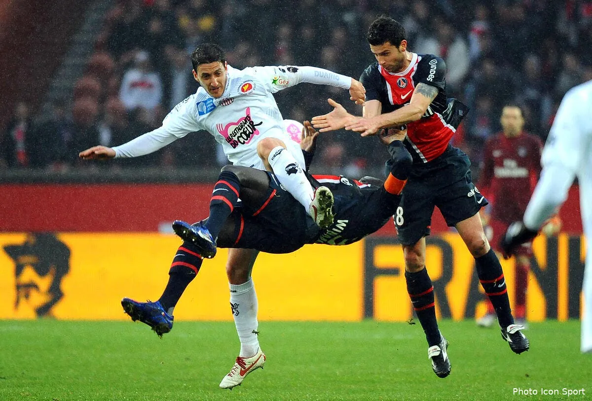 thiago motta n est un joueur dur ni un chambreur au psg iconsport win 040312 05 4632127