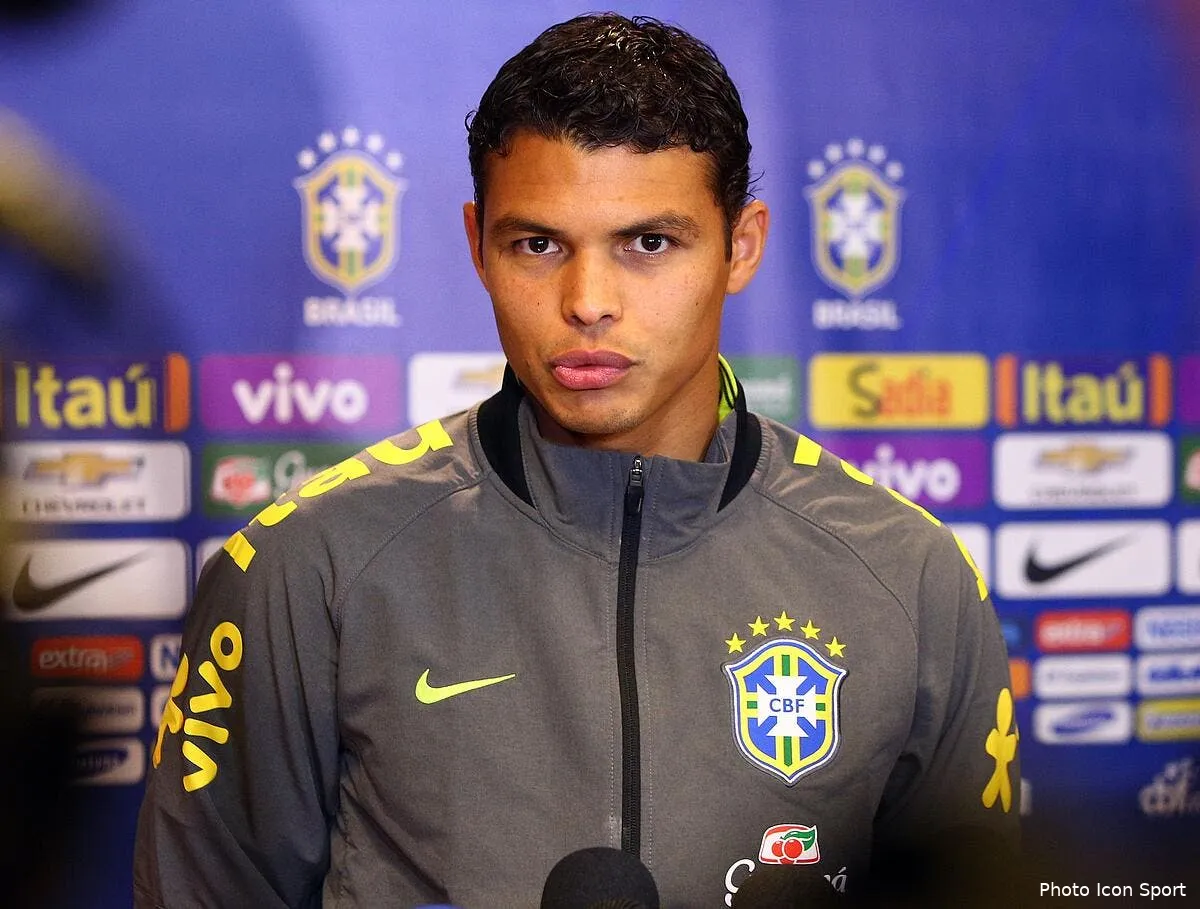 thiago silva chouchoute au psg sermonne au bresil iconsport gep 161114 21 1797075