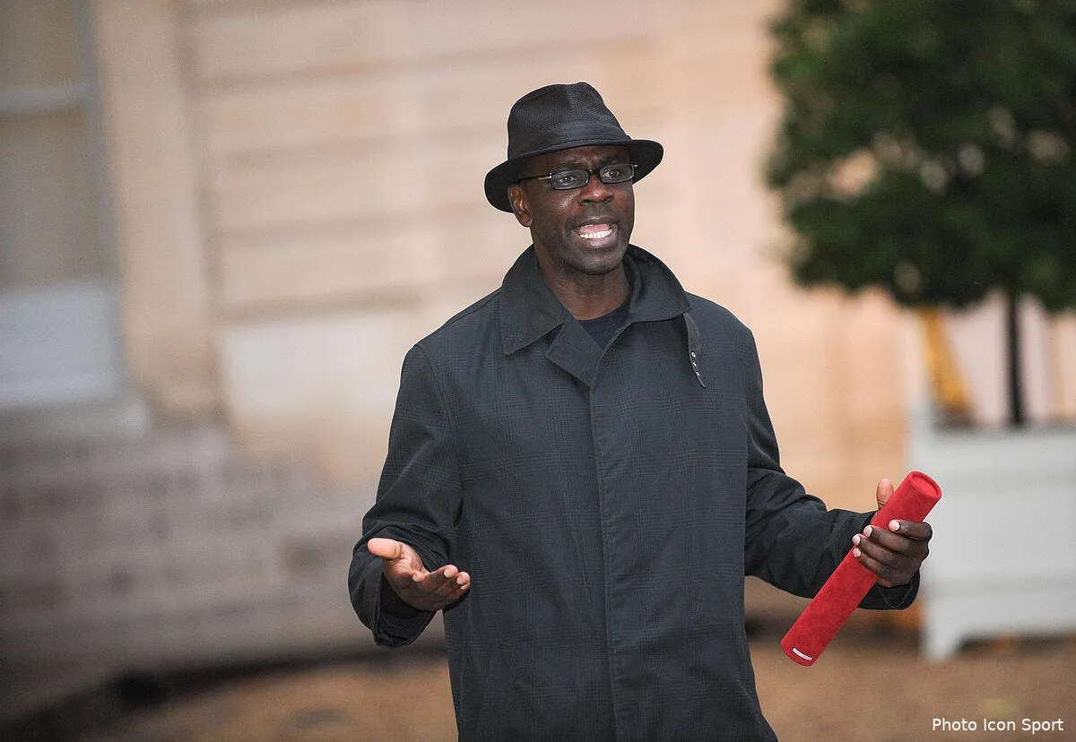 thuram donne le ballon d or a iconsport vis 170913 08 0272731