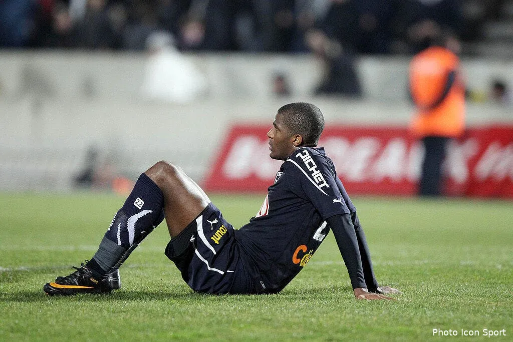 tigana et bordeaux retombent de haut 67069 15410