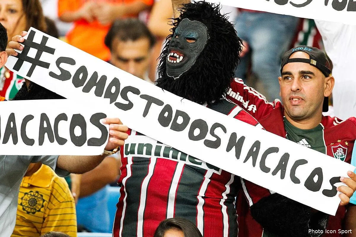 touche pas au lanceur de banane reagit alves soutien alves82751