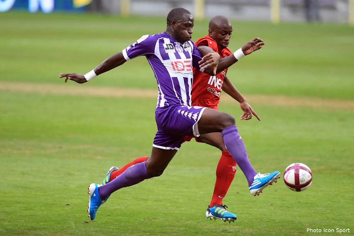 toulouse a bugue sur la pelouse iconsport blo 130811 01 0223258