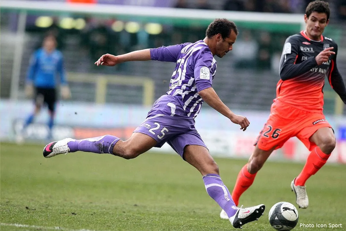 toulouse la bete violette de l ol iconsport blo070210 01 0418731