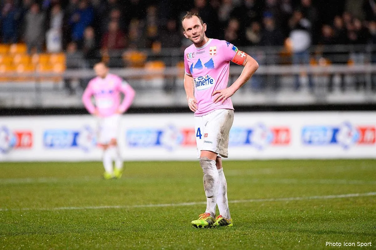 tous en defense pour l etg de sorlin face a l ol iconsport por 150114 02 0874819