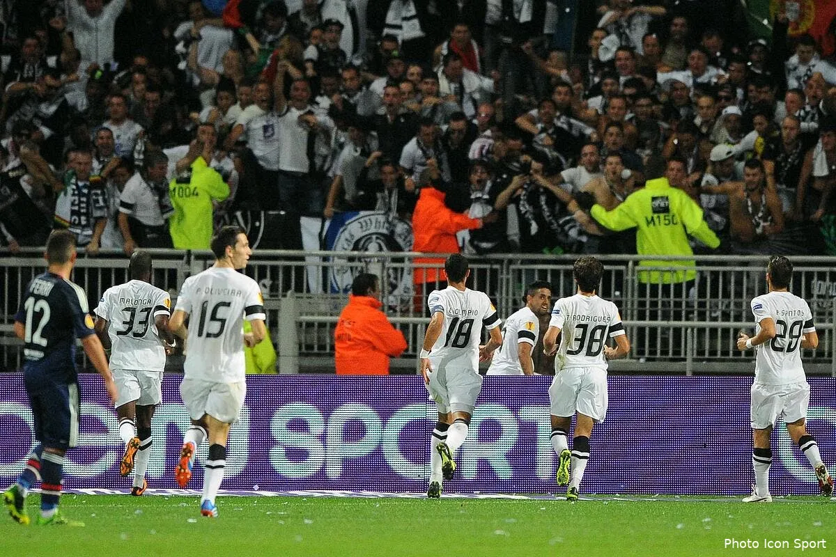 trois supporters de l ol dans de sales draps iconsport jpt 031013 01 0967219